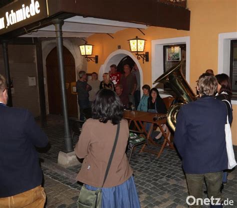 Volksmusikspektakel Birg Aaf Birg O Ganze Stadt In Einem Rhythmus