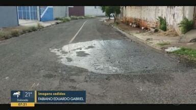 Bom Dia Cidade Ribeir O Preto Moradores Reclamam De Vazamento De