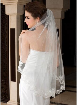 One-tier Lace Applique Edge Fingertip Bridal Veils With Lace (006036618 ...