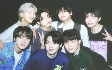 Pin by 𝐀𝐫𝐦𝐲𝐚𝐧𝐧𝐞 on ʙᴛs ᴍᴇᴍʙᴇʀ Bts group photos Bts group Bangtan