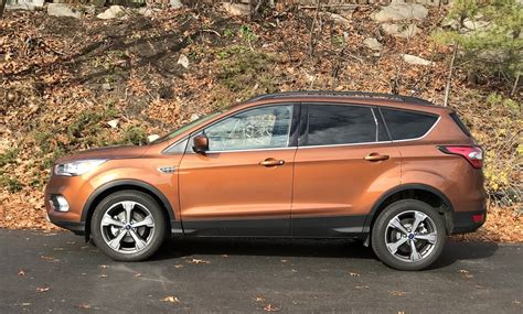 Comparison 2017 Ford Escape Se Updated Technology Affordably Priced