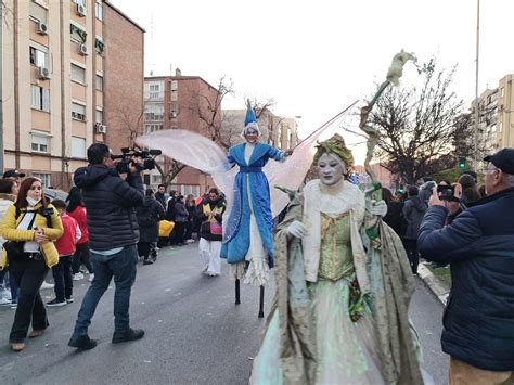 Los Reyes Magos Llegan A Ciudad Lineal Y Reparten Cinco Toneladas De