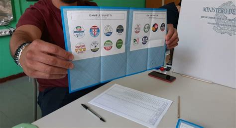 Ballottaggi Comunali Alle Affluenza Al In Calo