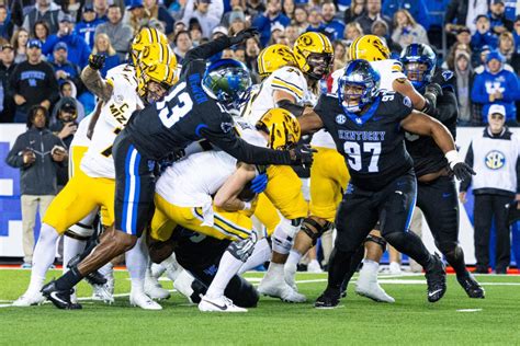 At The Whistle No Kentucky Football Suffers Second Consecutive