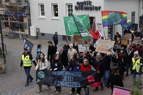 Wiesloch Fridays For Future Und Verdi Hatten Zur Kundgebung Aufgerufen