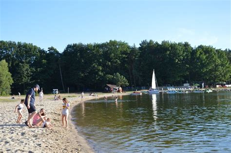 Plaża i molo w Smardzewicach nad Zalewem Sulejowskim Plaże w Treście