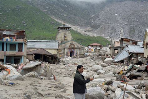 Kedarnath Temple after the Flood - Trawel India Mails