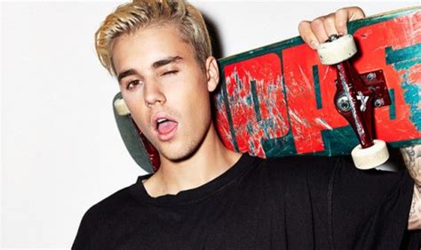 OMG He S Naked Justin Bieber Gives Us The Full Frontal And Behind On Vacation OMG BLOG