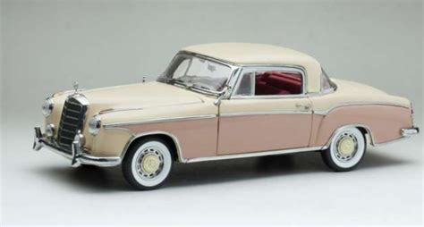 Schaalmodel Mercedes Benz 220 Se Coupé Cream pink 1958 1 18