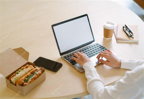 Premium Photo Close Up Of Entrepreneur Woman Hands Working On Laptop