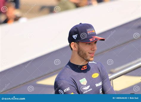 Conductor Pierre Gasly Del F Rmula En El Circuito Que Compite Con Del