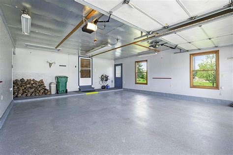 What's the Ideal Concrete Thickness for a Garage Floor?