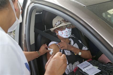 Idosos a partir de 80 anos podem receber 4ª dose da vacina contra a