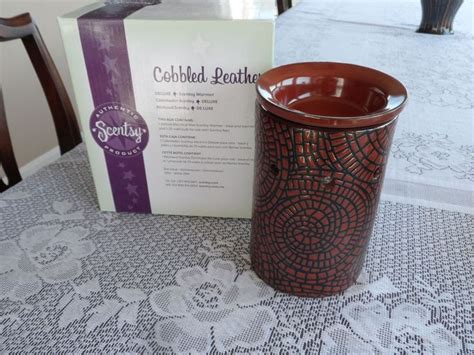 New Scentsy Brown Cobbled Leather Full Size Warmer Nib Poppies