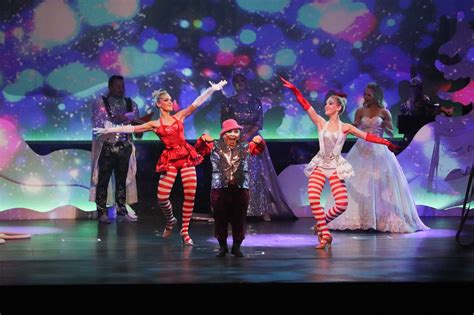 Cirque Musica Holiday Wonderland — Cirque Musica