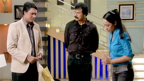 Watch Cid Episode No 809 Tv Series Online Holi Murder Sonyliv