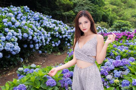 Wallpaper Model Asian Looking At Viewer Women Outdoors Flowers