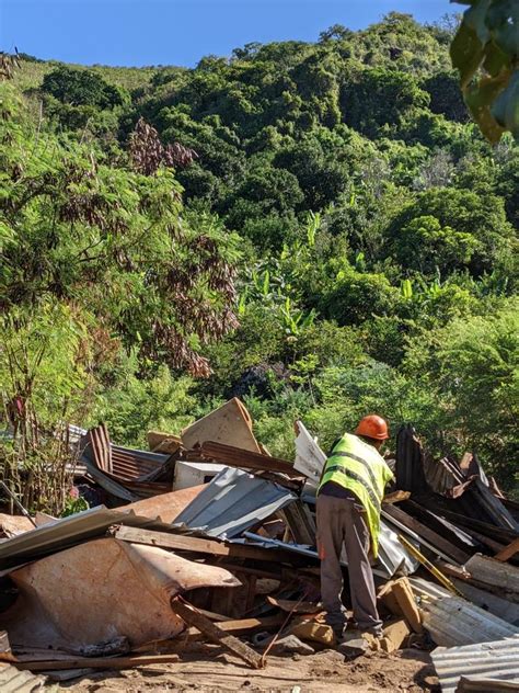 Op Ration De Destruction Des Constructions Ill Gales Sur L Lot De