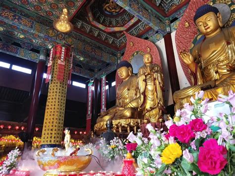 恭迎四月初八释迦牟尼佛圣诞吉日 曹王禅寺