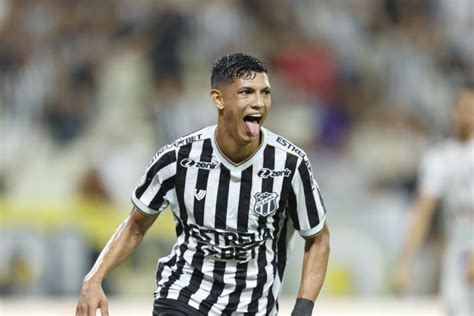 Destaque Do Cear Erick Pulga Vira Alvo Do Corinthians Diz Jornalista