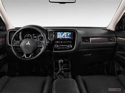 2016 Mitsubishi Outlander Interior | U.S. News & World Report