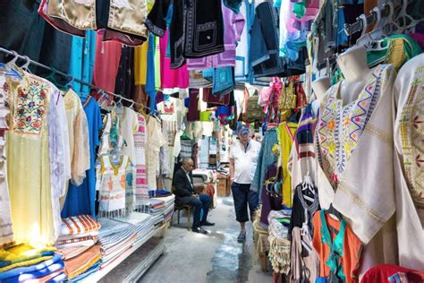 Marché Traditionnel De La Médina En El Souk De Houmt Dans Djerba