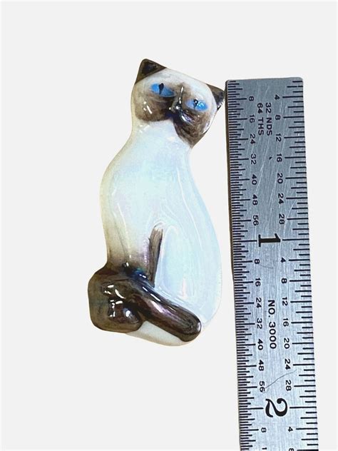 Avon Siamese Cat Vintage Pin Gem