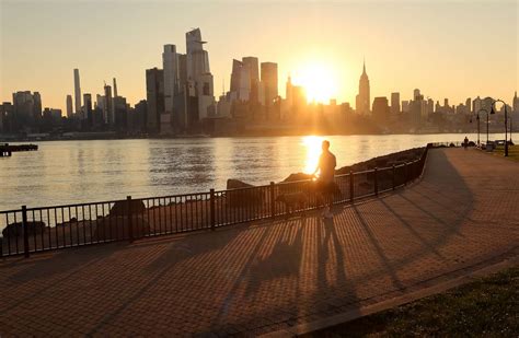 Official Heat Wave Hits New York City As Cities Across Us See Dangerous