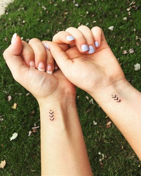 ไอเดียรอยสักแบบ Couple Tattoo รอยสักสไตล์มินิมอลเอาใจคนมีคู่