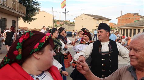 Homenaje Al Pueblo De Riofr O Los Carochos