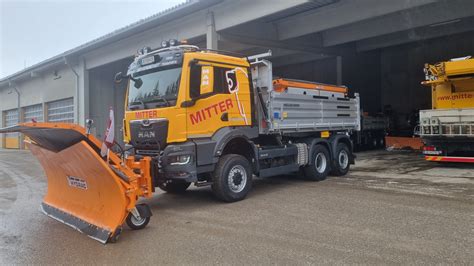 Übergabe an Fa Mitter Group MAN Hütter LKW Amstetten