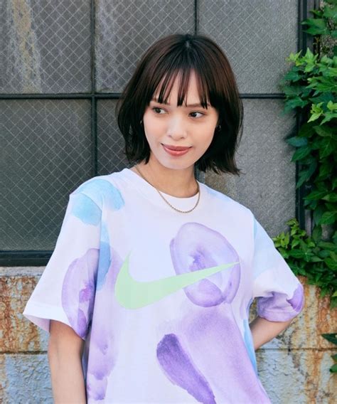 Nike（ナイキ）の「ナイキ スポーツウェア エッセンシャル ウィメンズ プリント Tシャツ Nike Sportswear Essential Women S Printed T