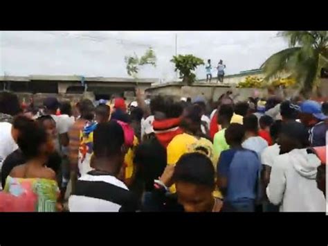 Flash Flash Gwo manifestation nan dèyè Ariel Henry anpil moun