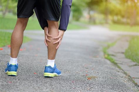 Calf Muscle Pain Causes and Treatments - TheFastr