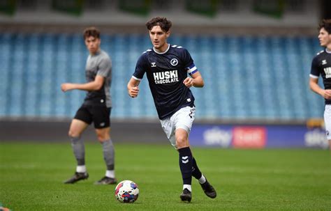 Millwall Fc Millwall S Besart Topalloj Joins Bromley On Loan