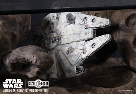 Millennium Falcon™ Asteroid Coffee Table Regal Robot