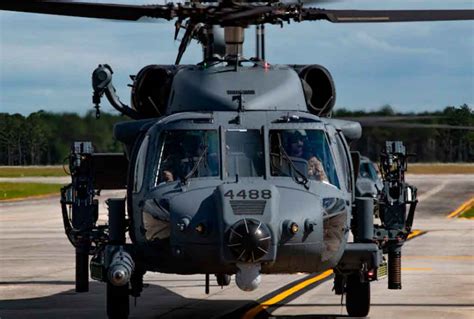 La USAF recibe helicópteros HH 60W Avion Revue Internacional