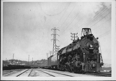 Santa Fe 2926 heads up a passenger train | Bnsf railway, Train, Santa fe