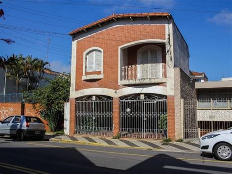 Casa Sobrado De Quartos Su Te Vagas De Garagem No Centro