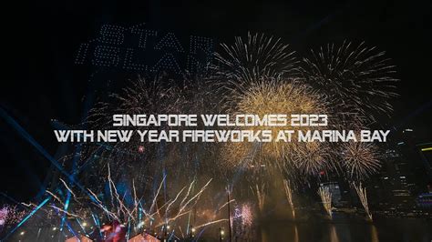 Singapore Welcomes With New Year Fireworks At Marina Bay Youtube