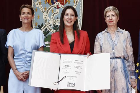 Dolores Redondo Recibe El Premio Pr Ncipe De Viana De La Cultura