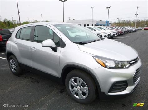 Silver Ice Metallic 2017 Chevrolet Trax LS Exterior Photo 120031728