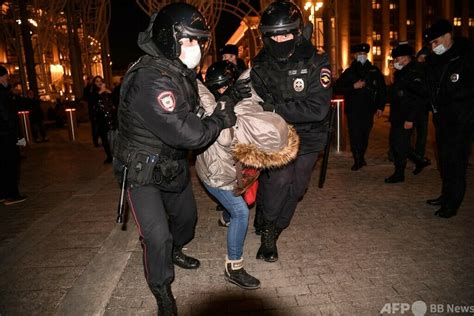 ロシア各地で反戦デモ、4600人拘束 写真1枚 国際ニュース：afpbb News