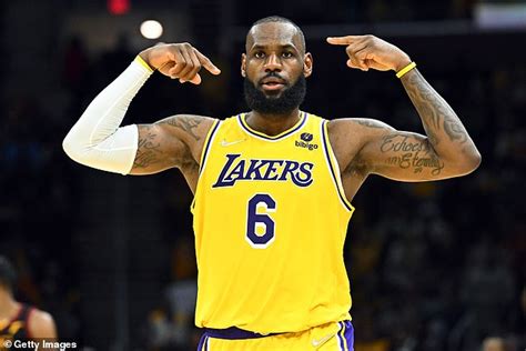 Lebron James Signe Une énorme Prolongation De 971 Millions De Dollars Sur Deux Ans Avec Les