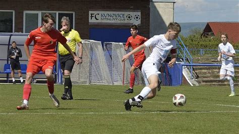 Fotogalerie Fotbal Kunovice U Fc Slu Ovice U Kolo Jaro