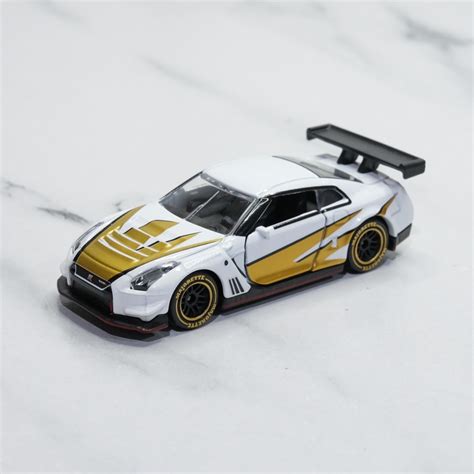 Majorette Nissan Gtr R Nismo Gt Exclusive Car White Gold Pattern