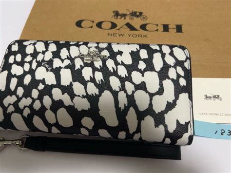 【未使用】183 新品未使用 Coach コーチ 長財布 ぶち柄 ラウンドファスナー アウトレット Cc473の落札情報詳細 ヤフオク落札