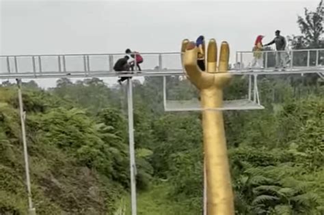 Tourist dies after 10m-high glass bridge in Indonesia’s forest park ...