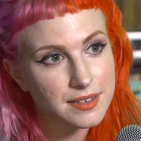 Hayley Williams Makeup Silver Eyeshadow And Orange Lipstick Steal Her