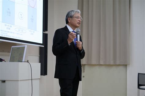 【社会福祉学科】社会福祉学部 公開講演会＆社会福祉学部キャリア形成教育プログラム「特別講演」を実施topics 新潟医療福祉大学